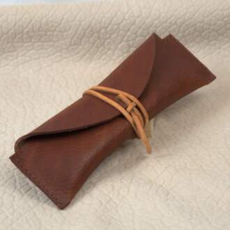 CUTE GLASSES- PEN CASE tabac leather